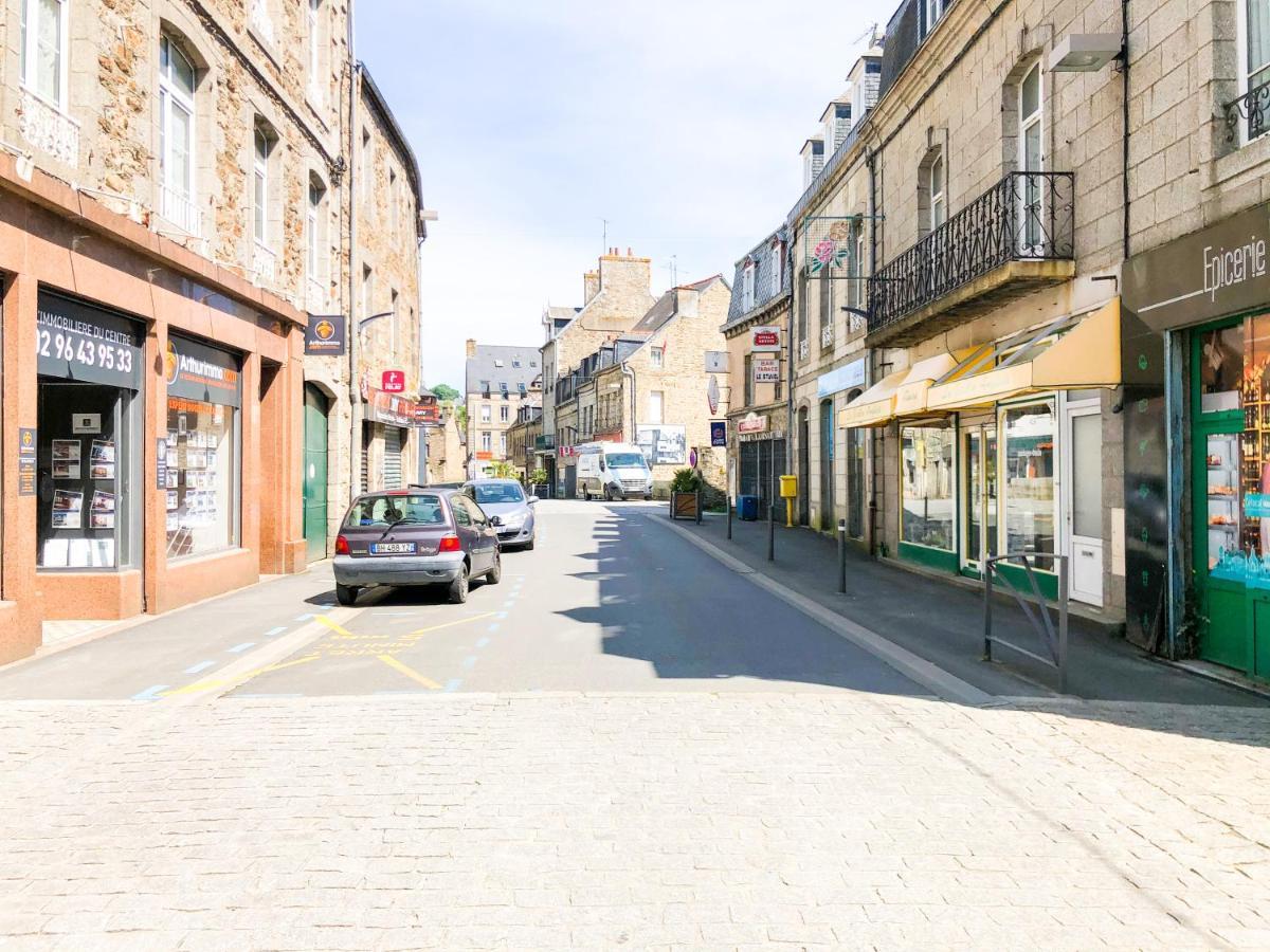 New: Le Lumineux Face A La Gare ! Apartamento Guingamp Exterior foto